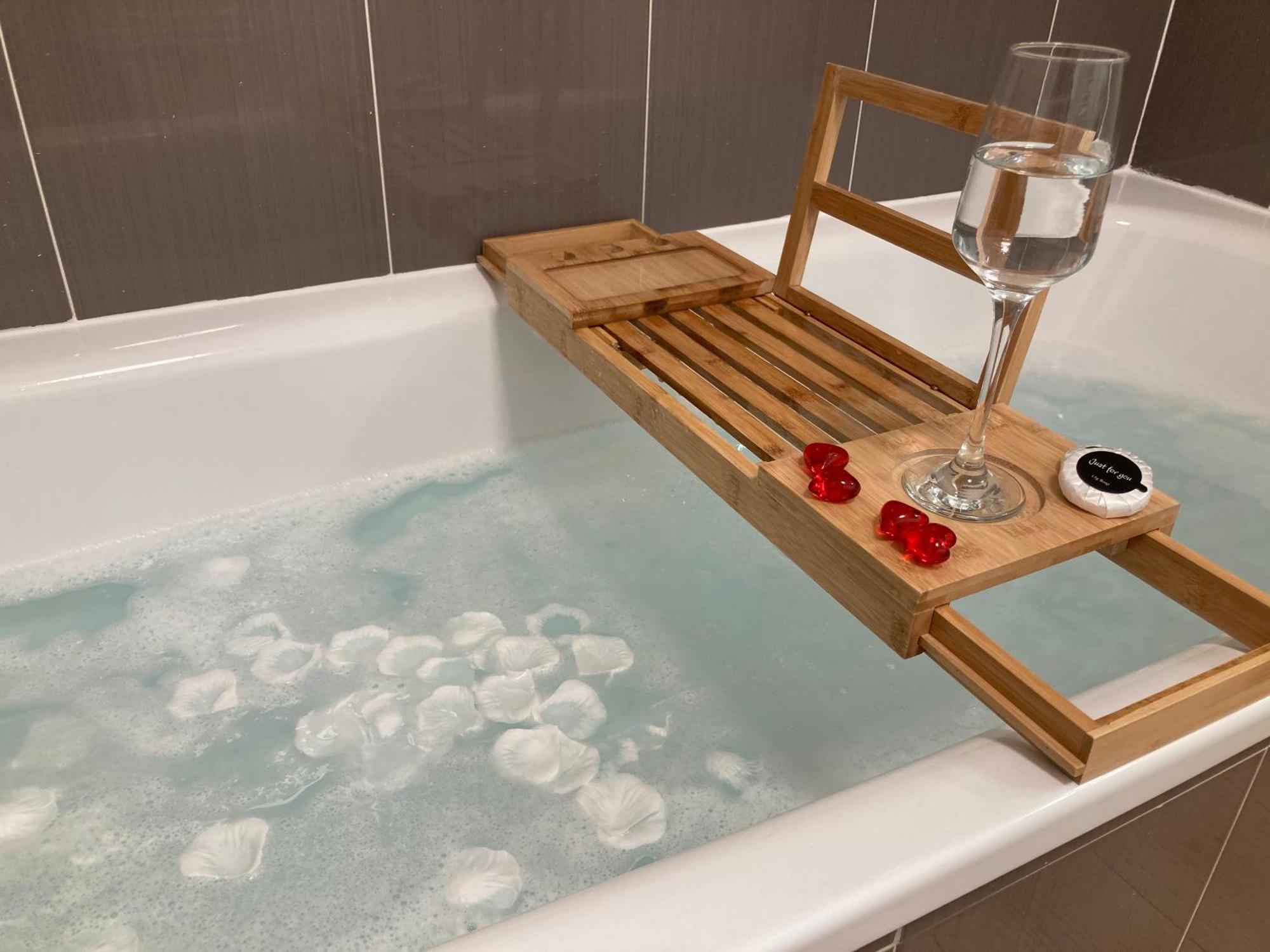 Comfort And Tranquility Near Lyon And Groupama Stadium, 4 Personnes Meyzieu Exteriör bild