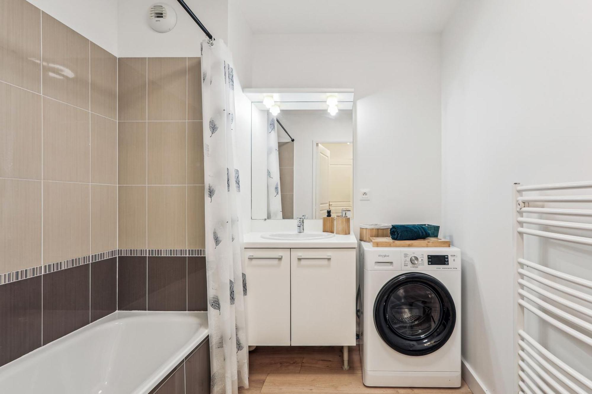 Comfort And Tranquility Near Lyon And Groupama Stadium, 4 Personnes Meyzieu Exteriör bild