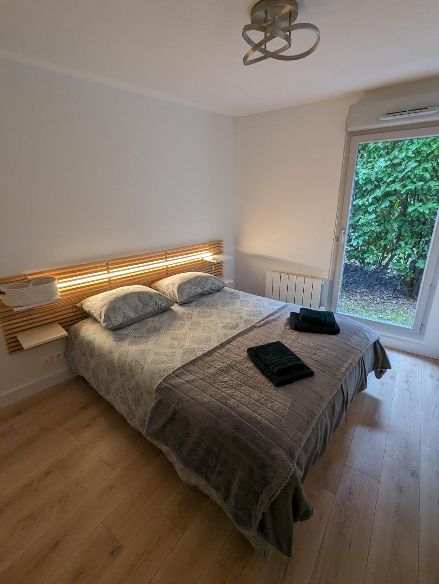 Comfort And Tranquility Near Lyon And Groupama Stadium, 4 Personnes Meyzieu Exteriör bild