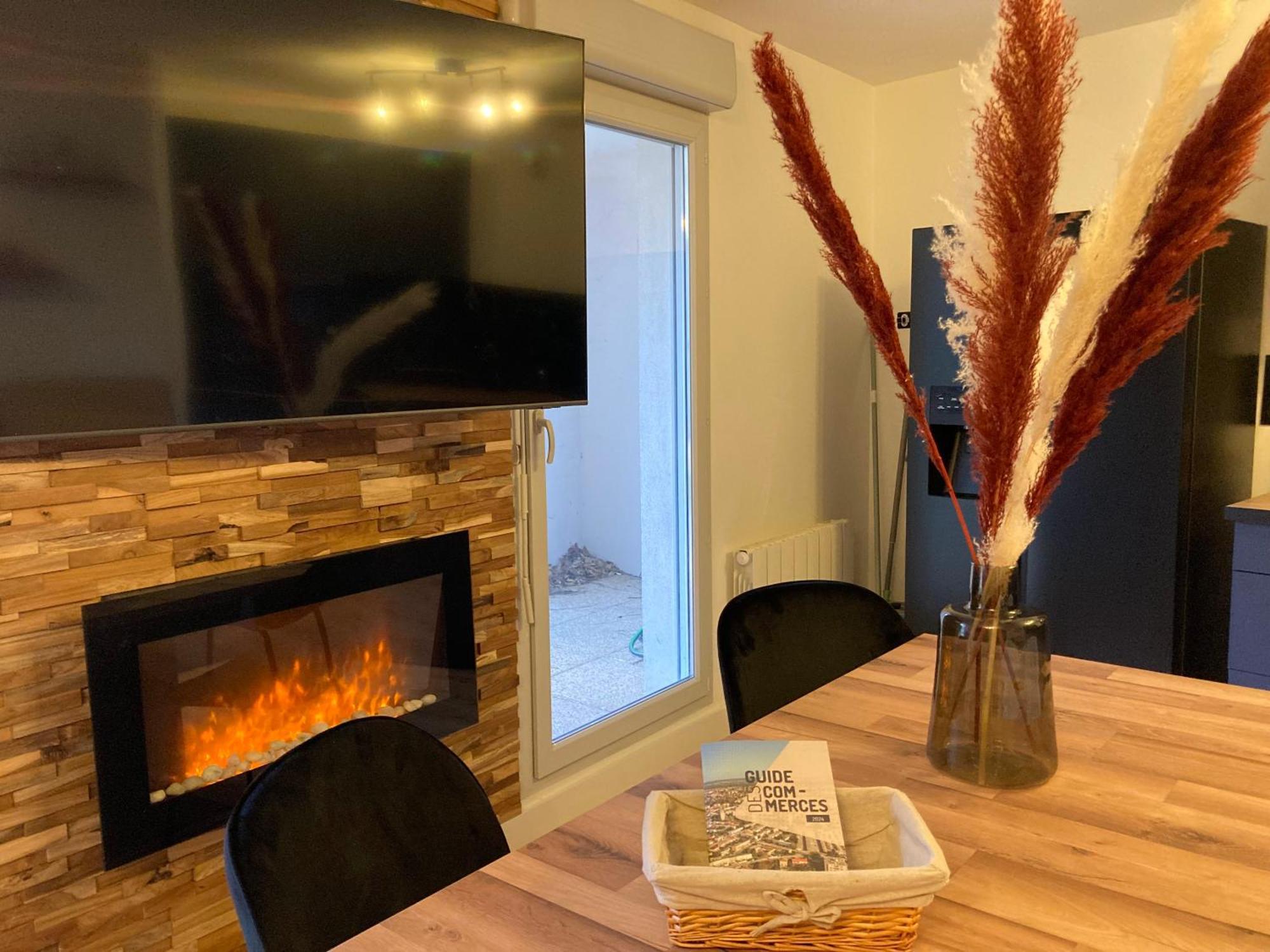 Comfort And Tranquility Near Lyon And Groupama Stadium, 4 Personnes Meyzieu Exteriör bild